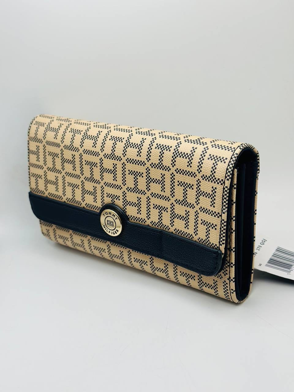 Tommy Hilfiger wallet