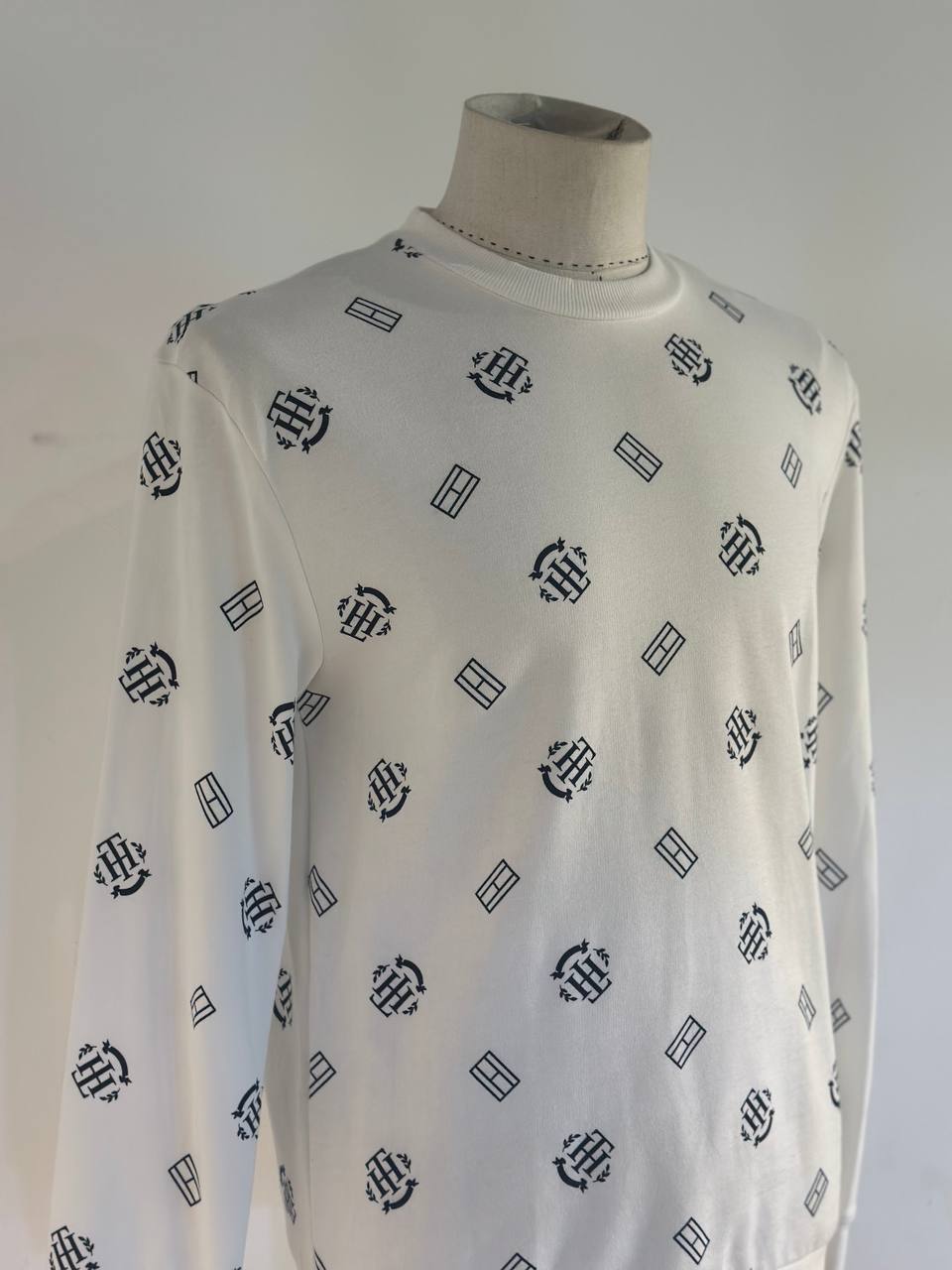 Tommy Hilfiger sweater