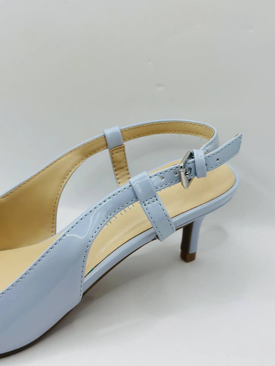 Tommy Hilfiger shoes size