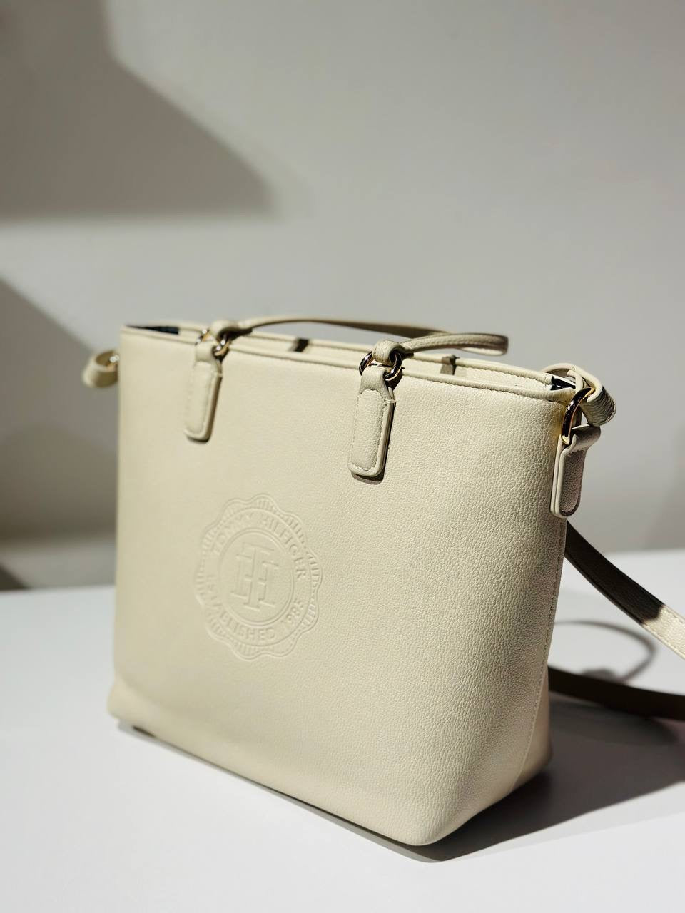 Tommy Hilfiger bag