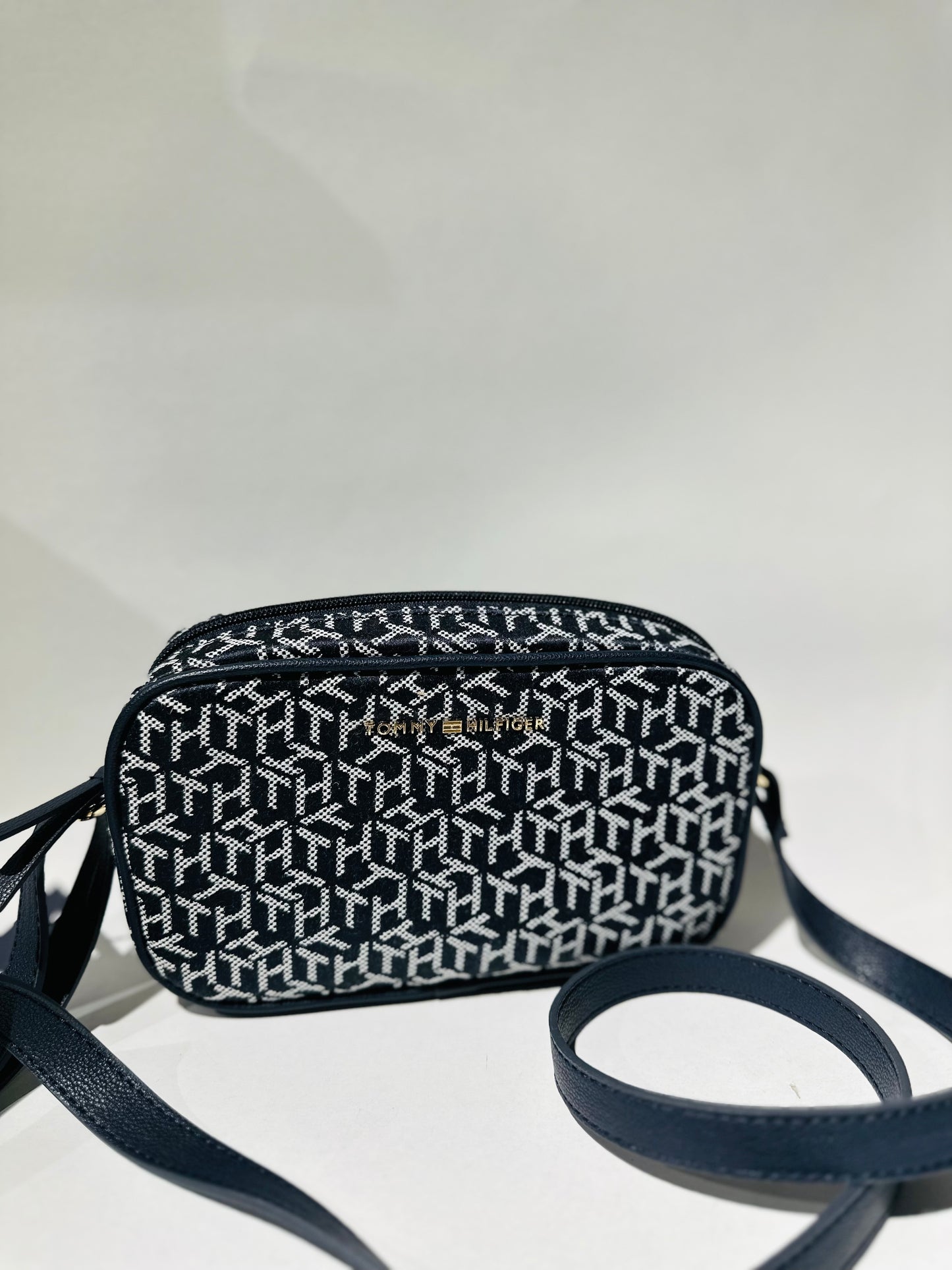 Tommy Hilfiger crossbody bag