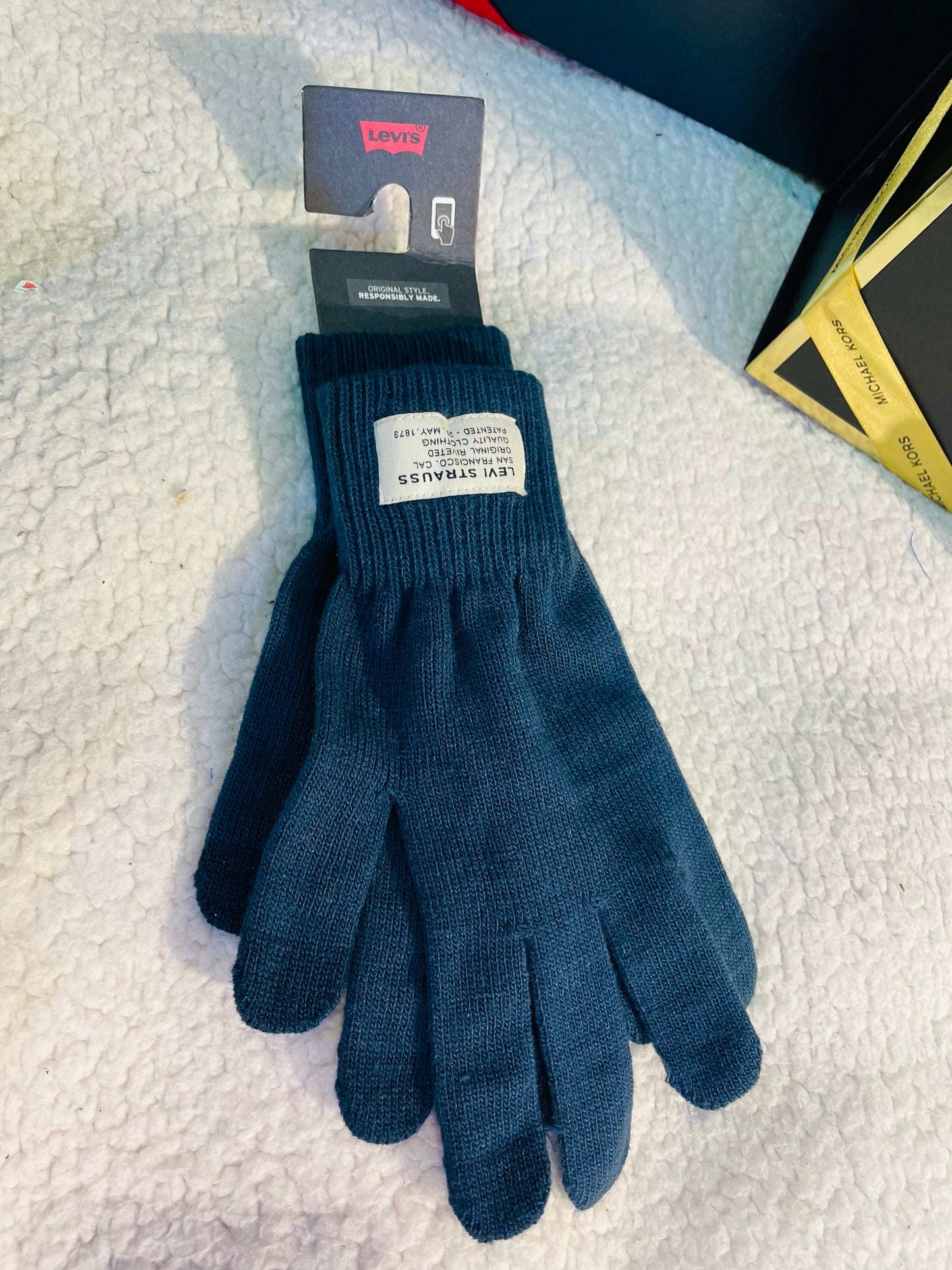 Levi’s gloves