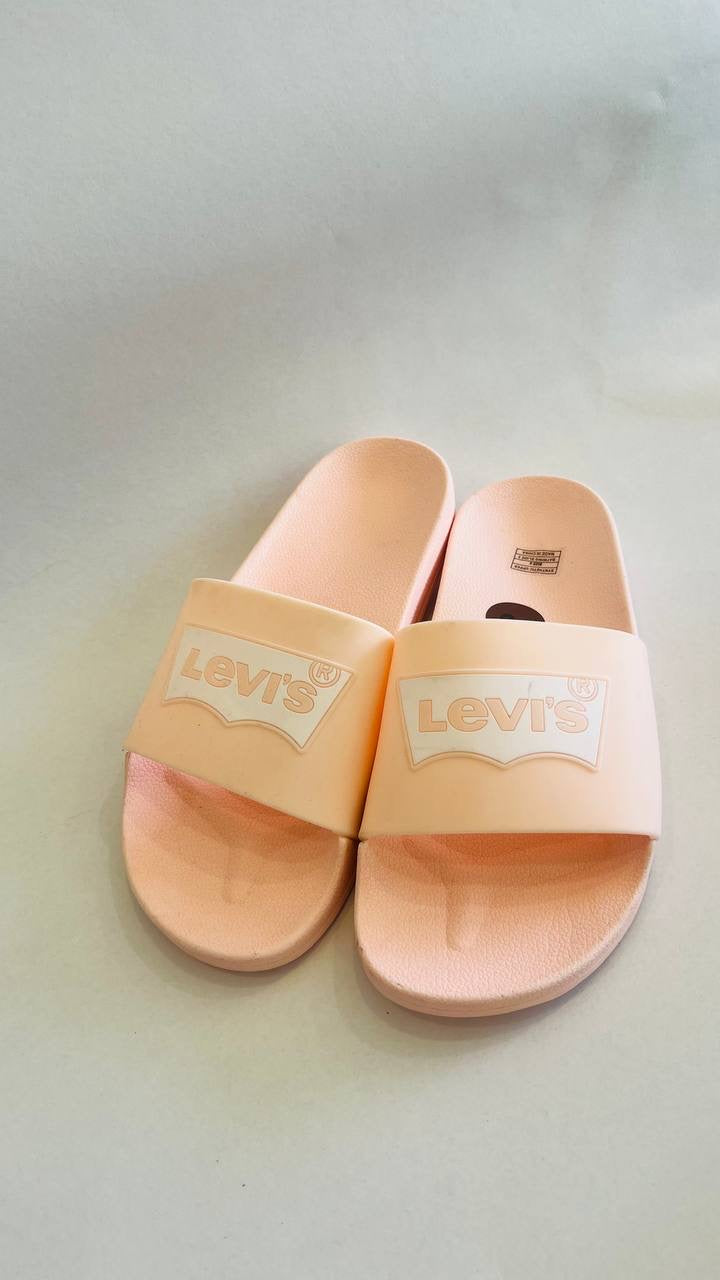 Levis sandal size 38.5