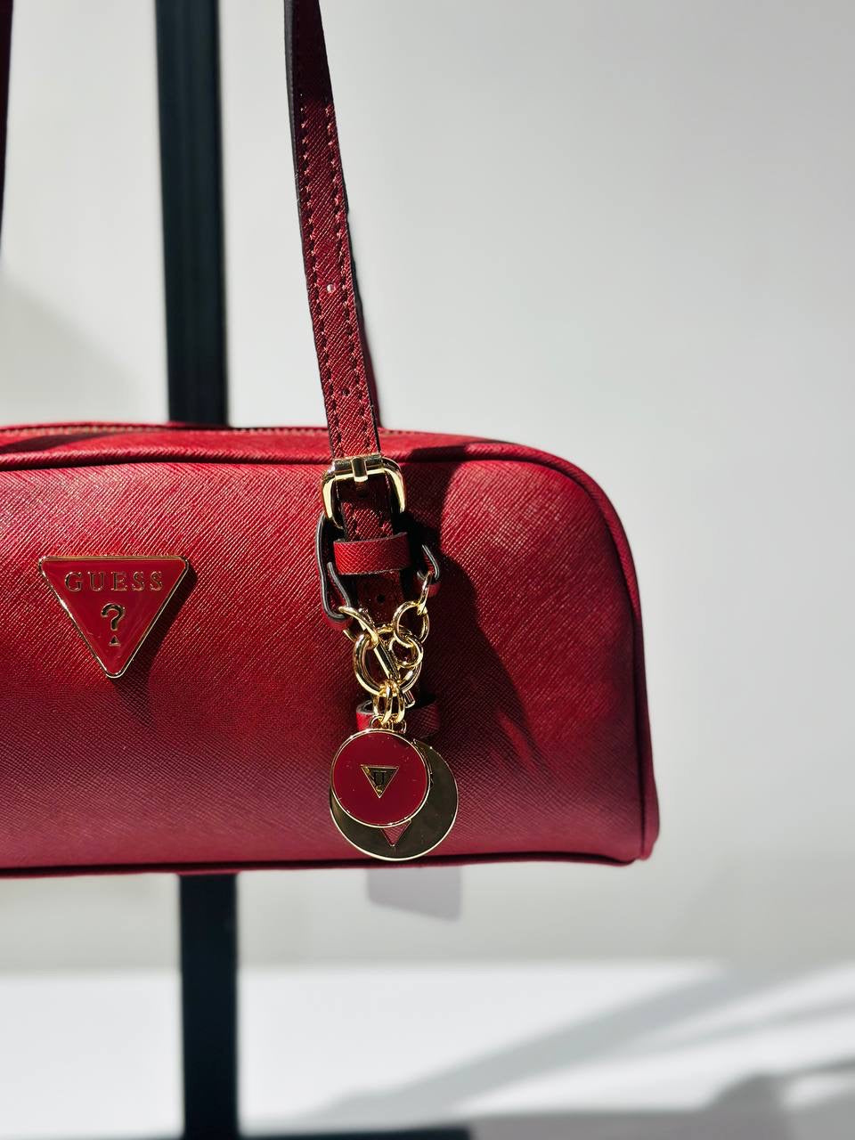 Guess shoulder bag red
