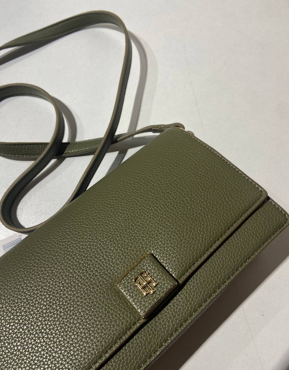 Tommy Hilfiger bag