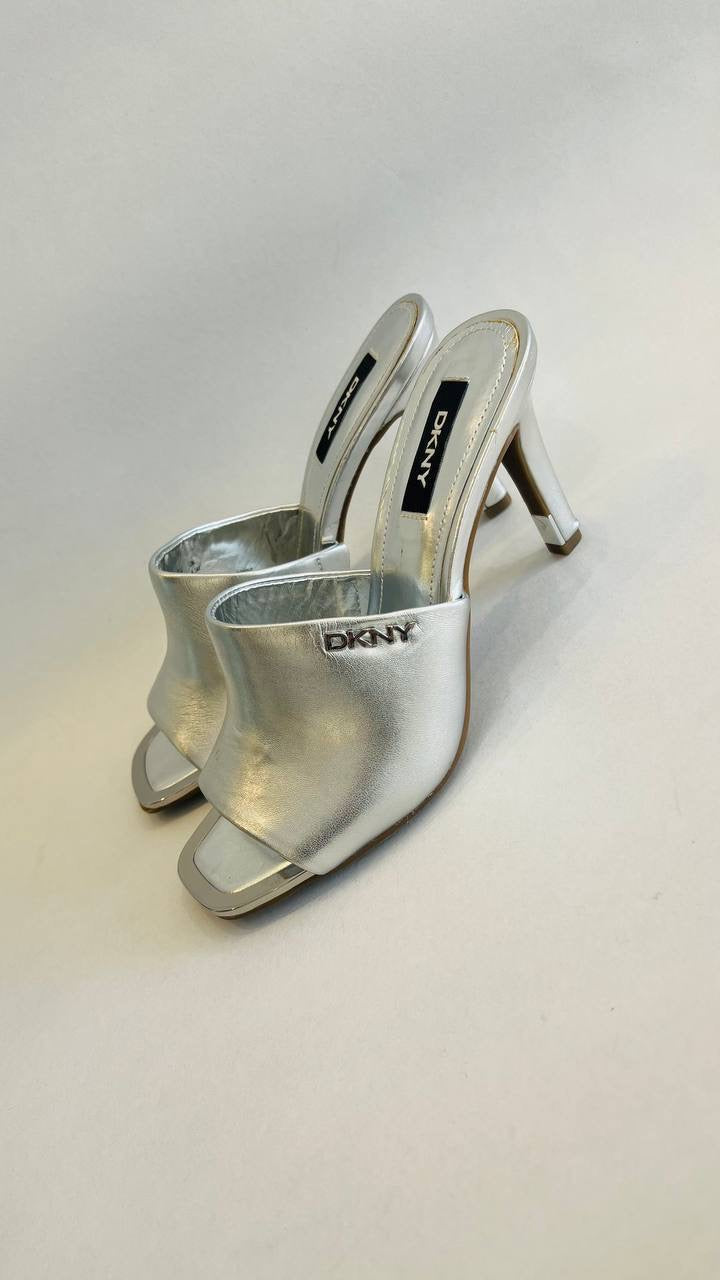 Dkny sandal size 37