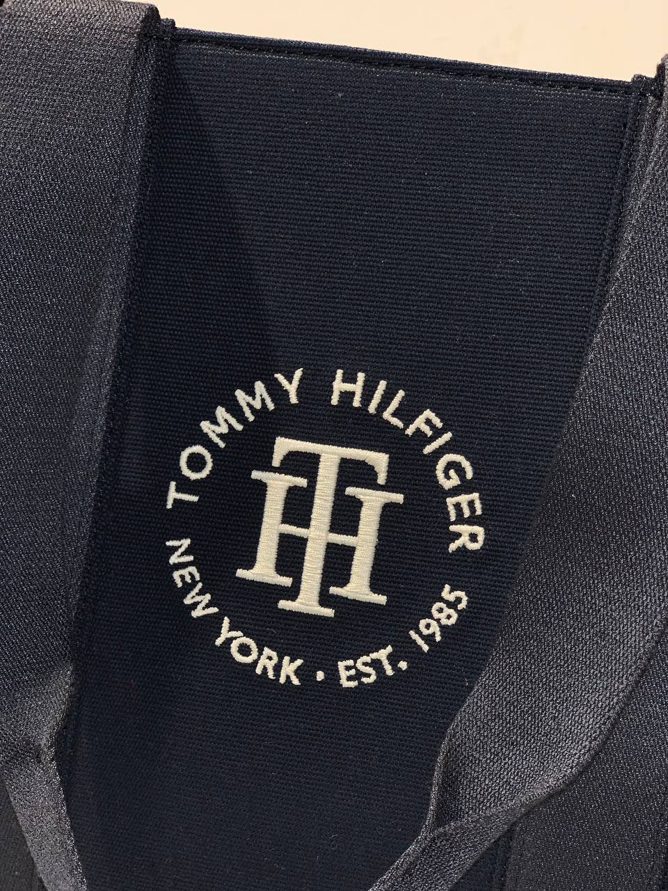 Tommy Hilfiger bag