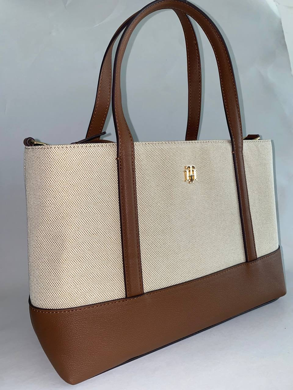Tommy Hilfiger bag