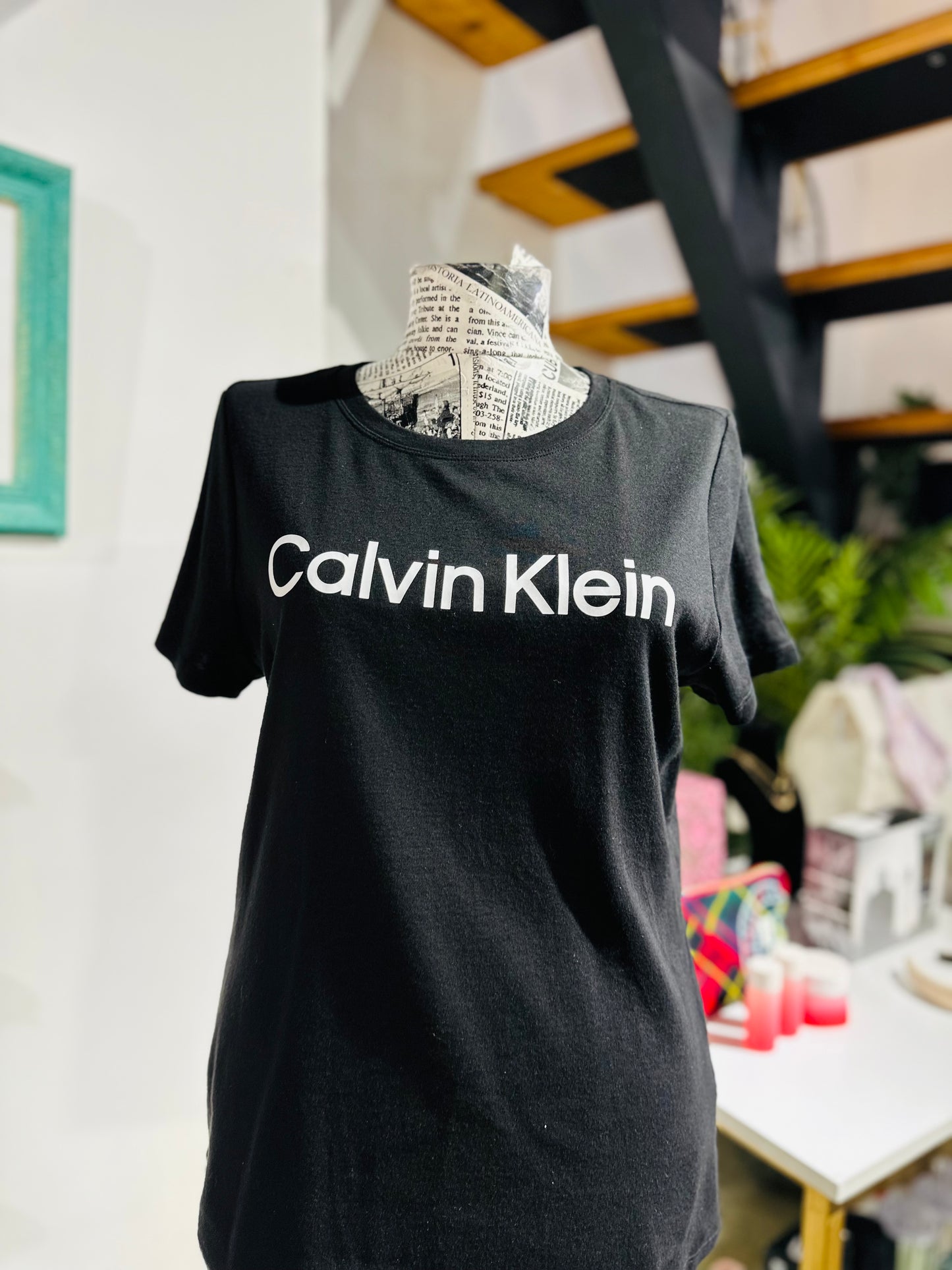 Calvin Klein t-shirt size large