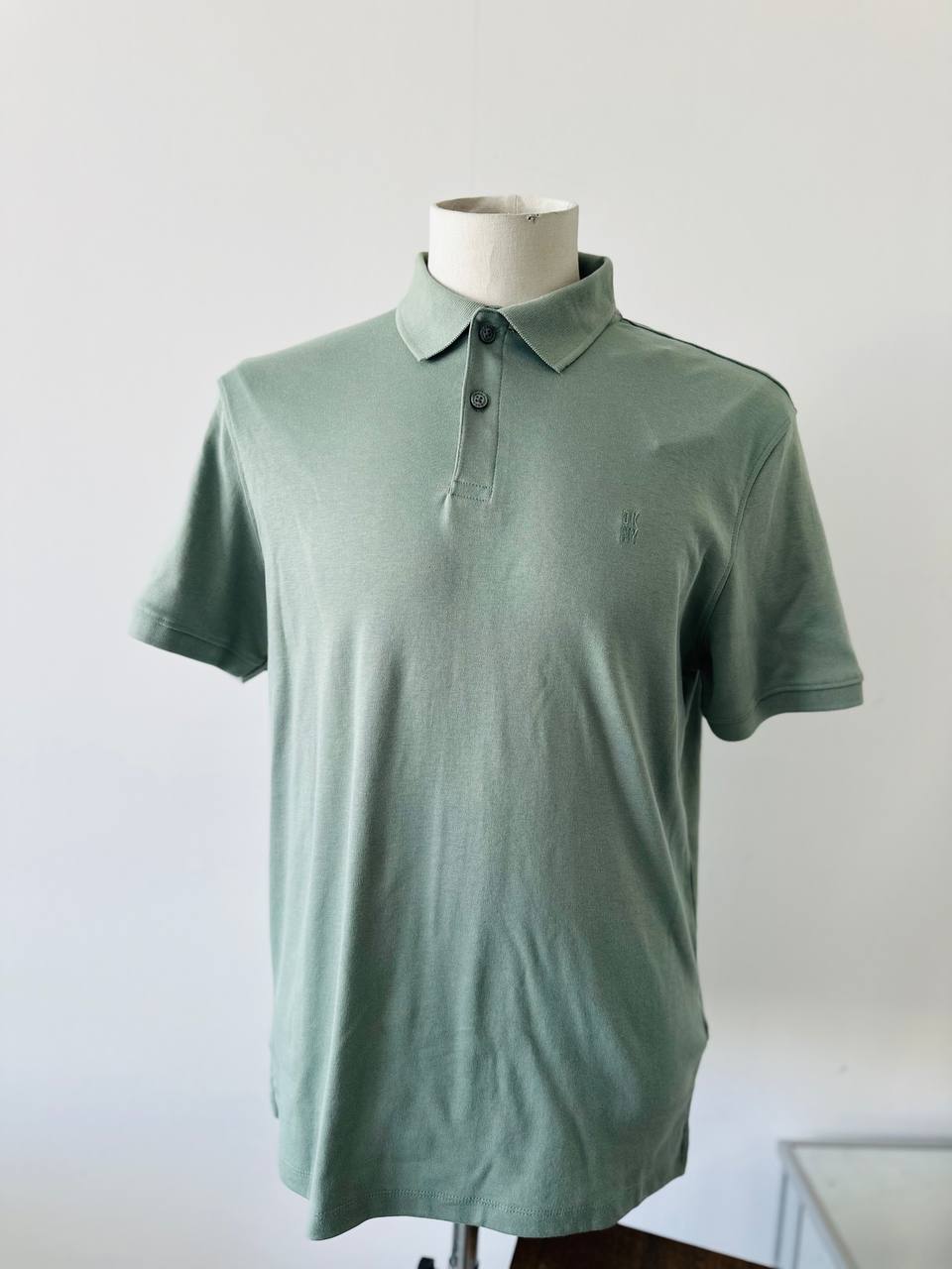 Dkny shirt size medium