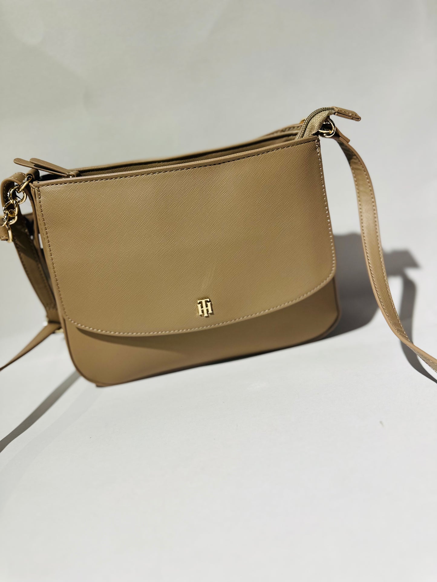 Tommy Hilfiger bag