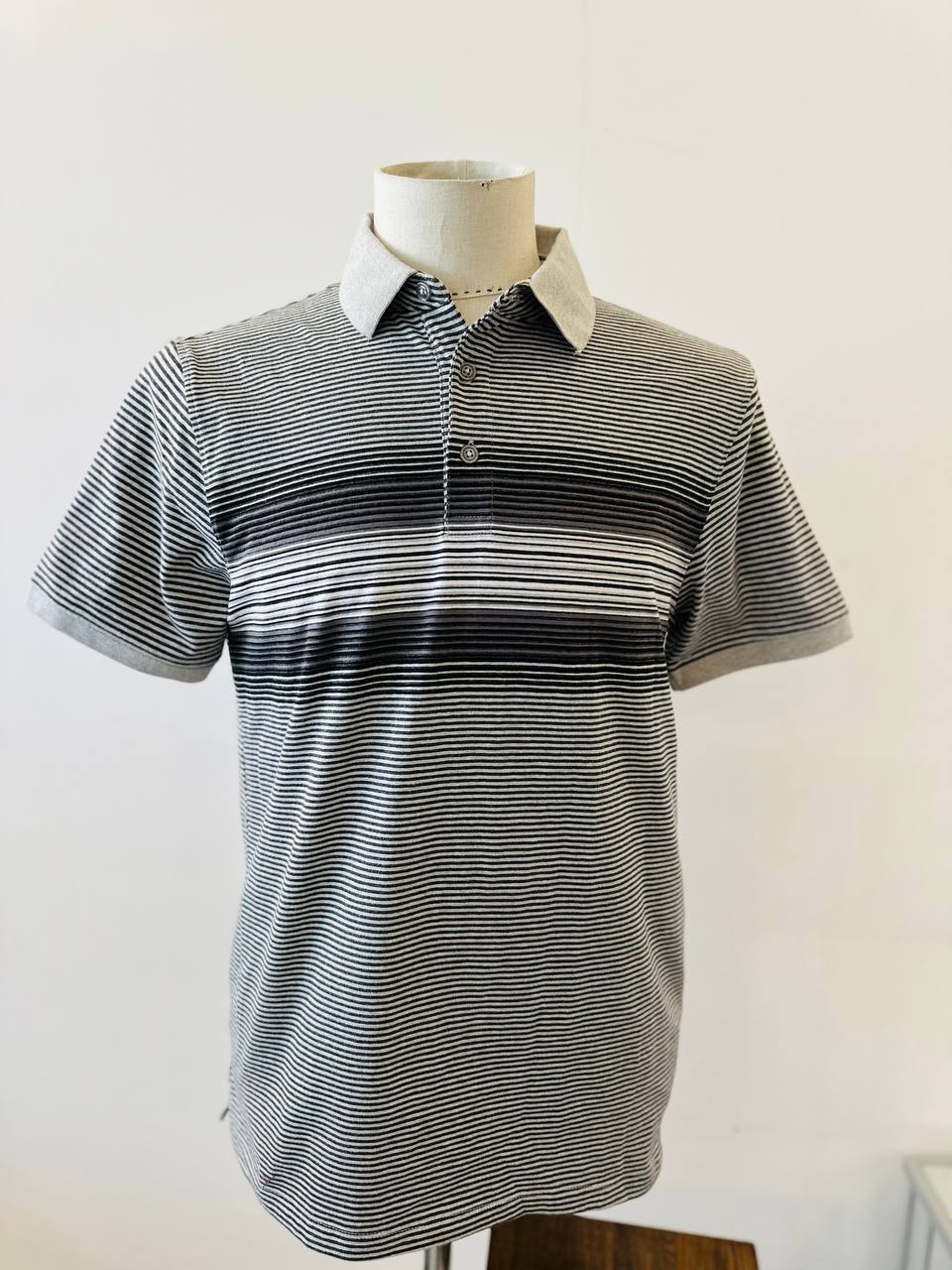 Dkny shirt size small