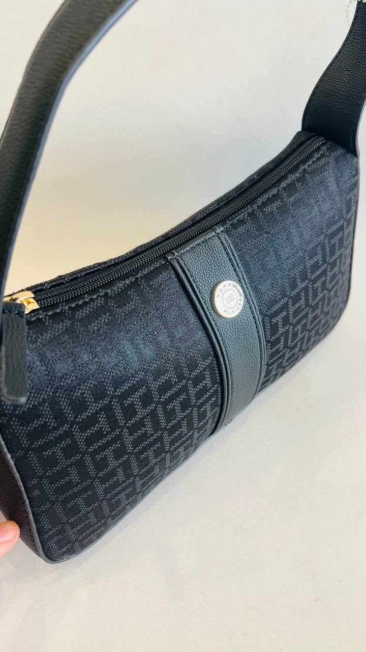 Tommy Hilfiger shoulder bag black