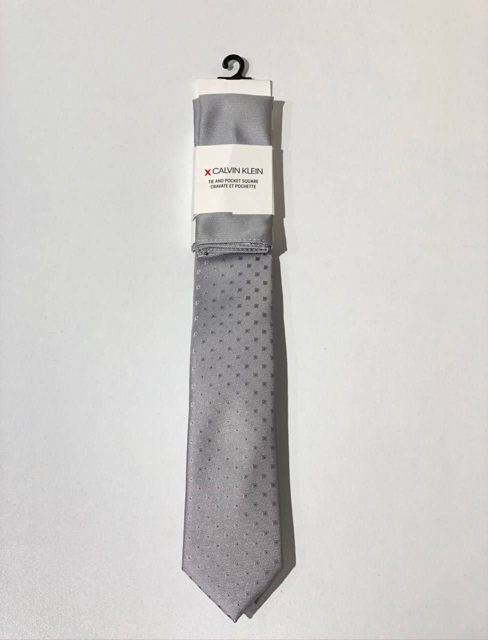 Calvin Klein tie and pocket square
