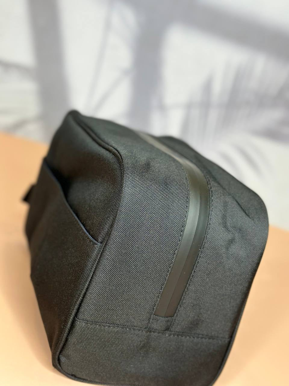 Tommy Hilfiger hand bag