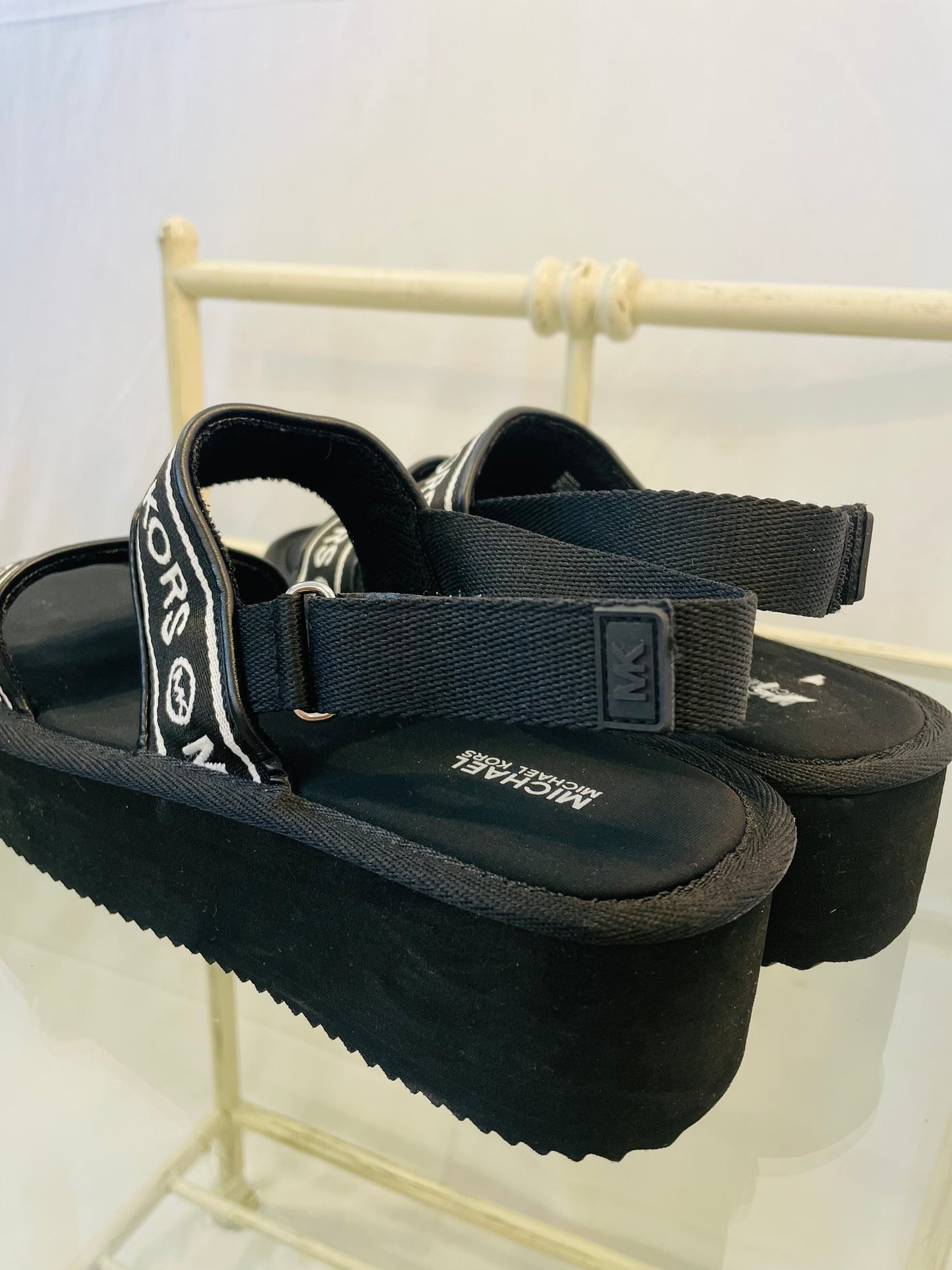Michael kors sandal size 39