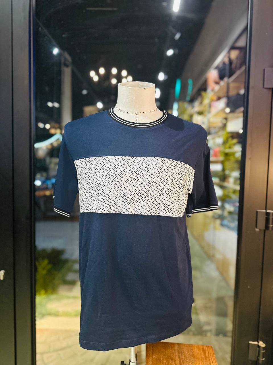 Dkny shirt size medium