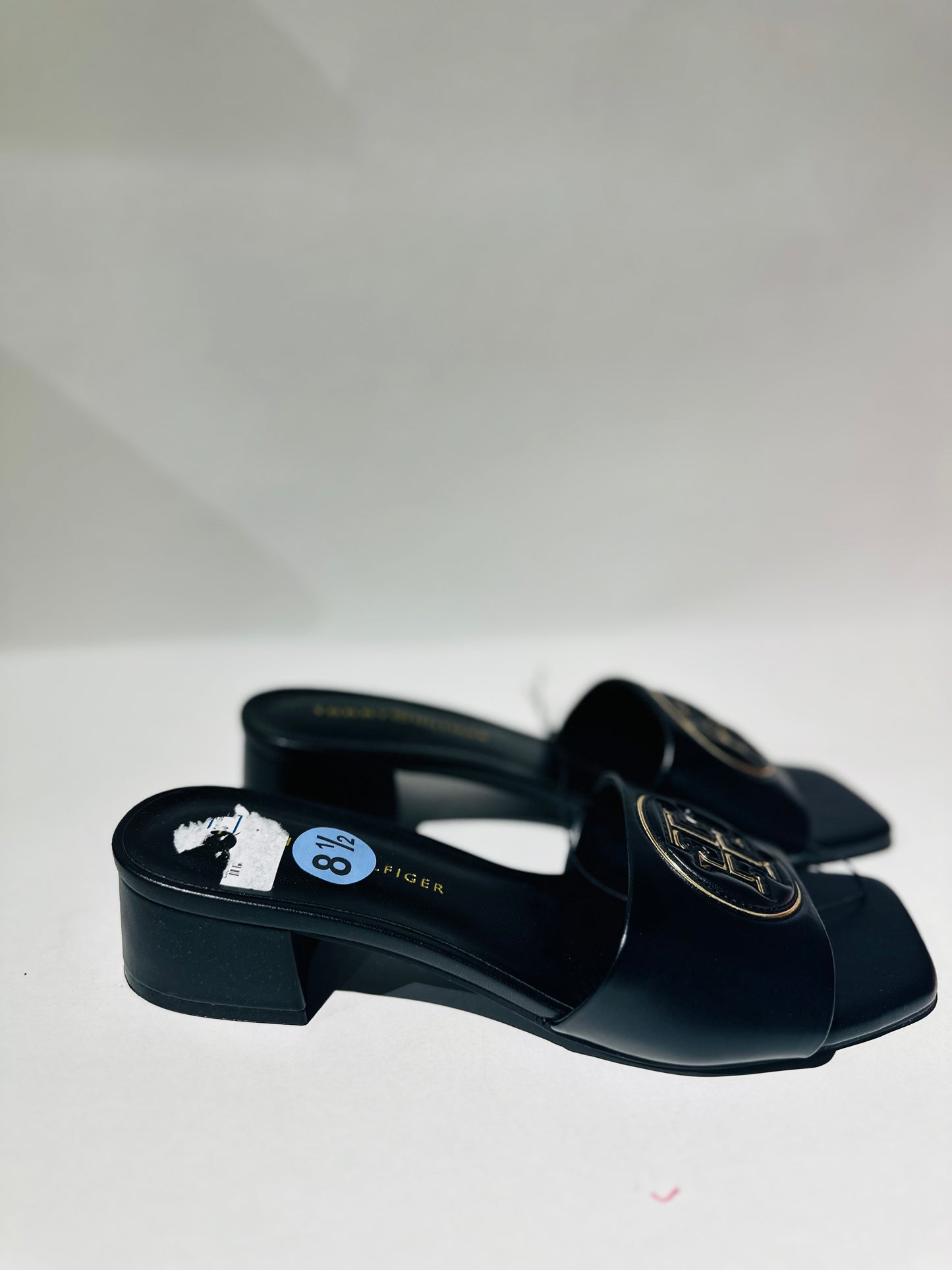 Tommy Hilfiger sandal size 39