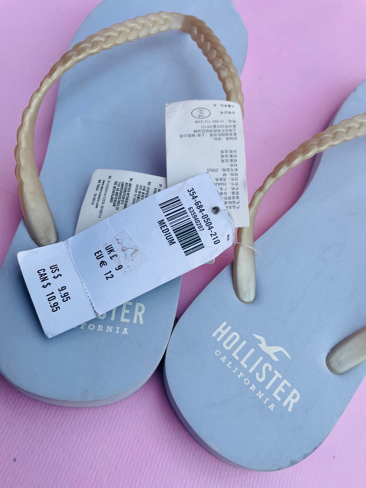 Hollister sandal size medium