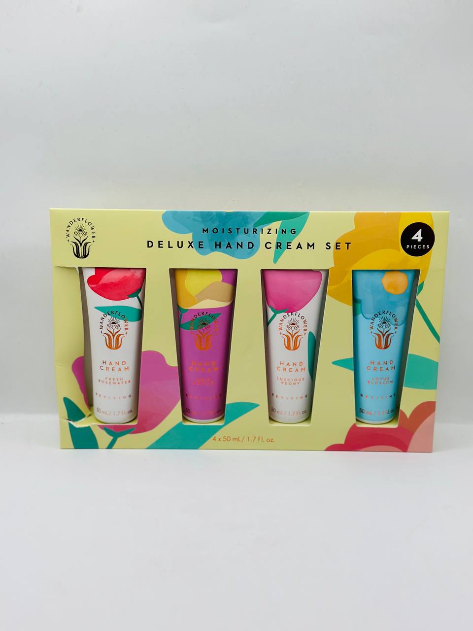 Moisturizing deluxe hand cream set