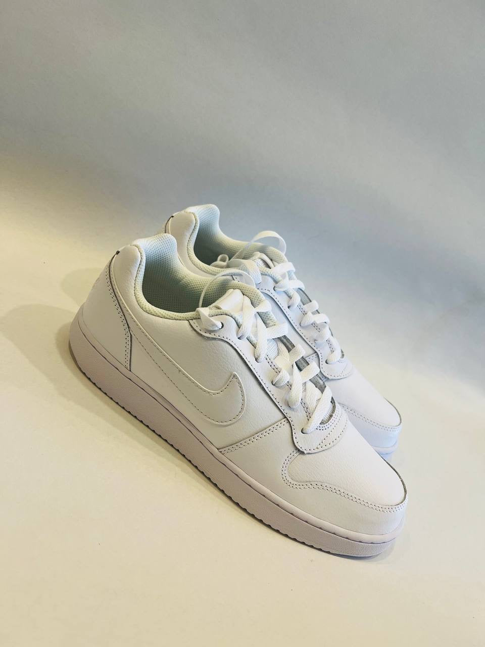 Nike sneakers size 42