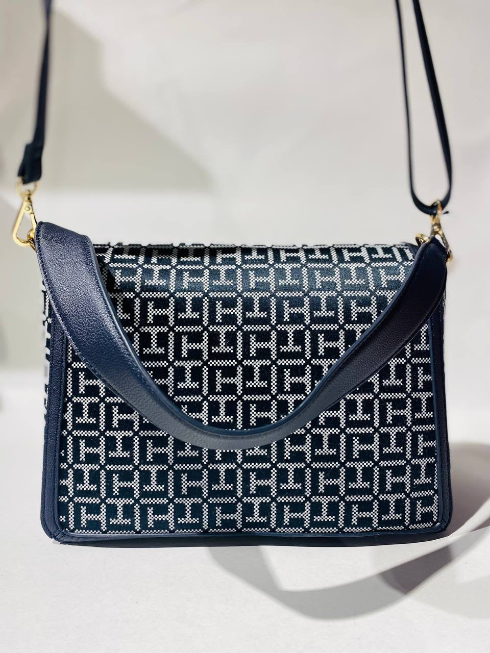 Tommy Hilfiger bag