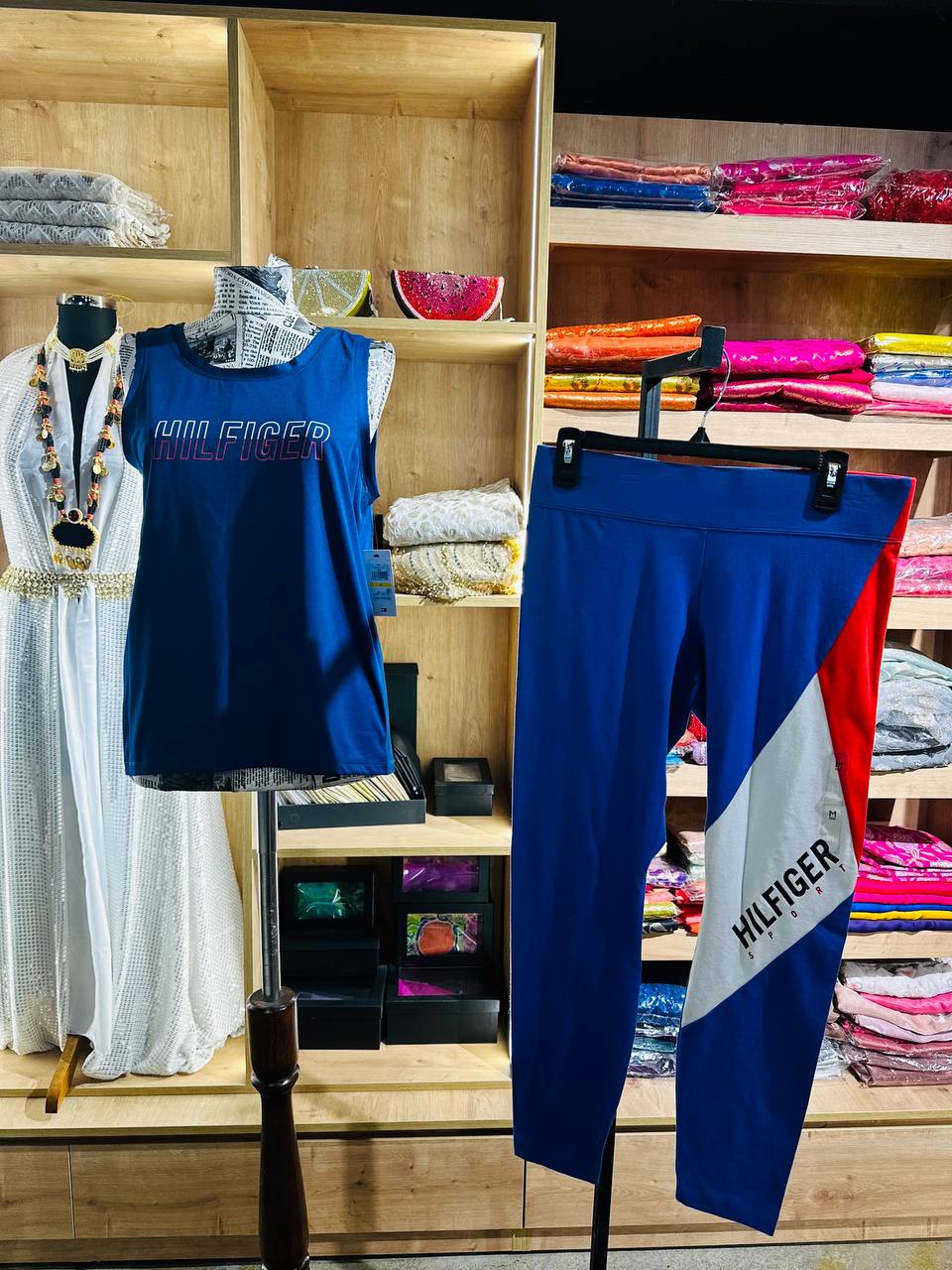 Tommy Hilfiger set size medium