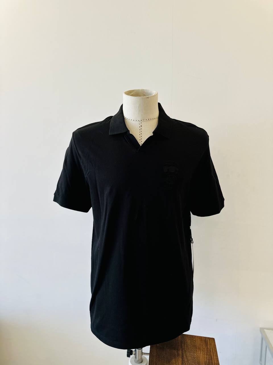 Karl Lagerfeld shirt size medium