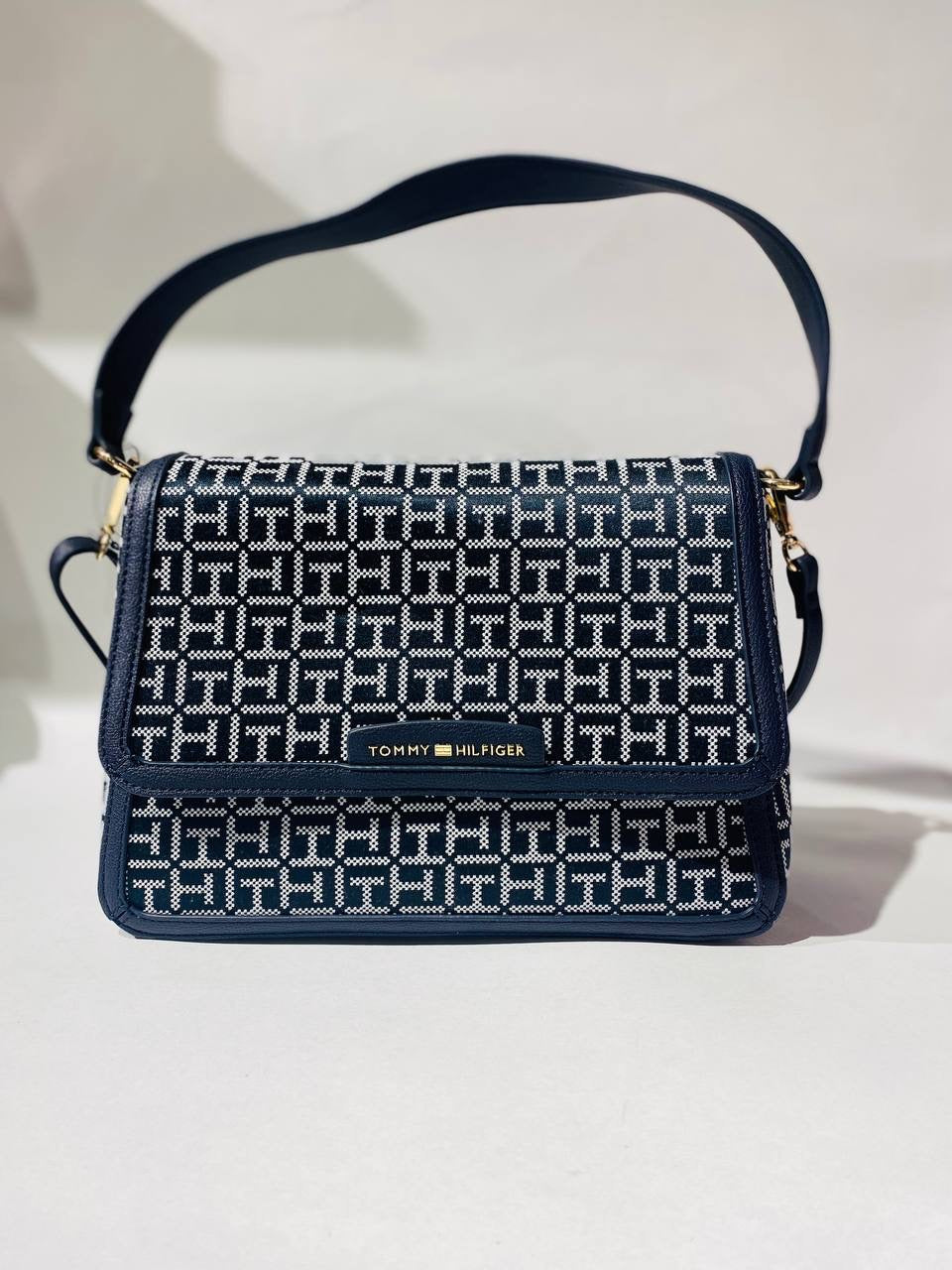 Tommy Hilfiger bag