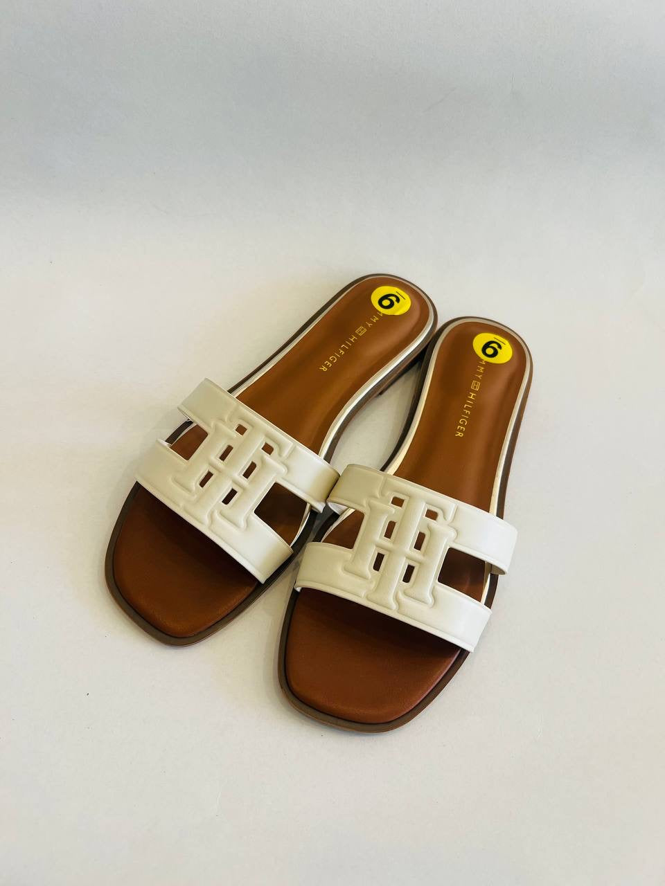 Tommy sandal size 39.5