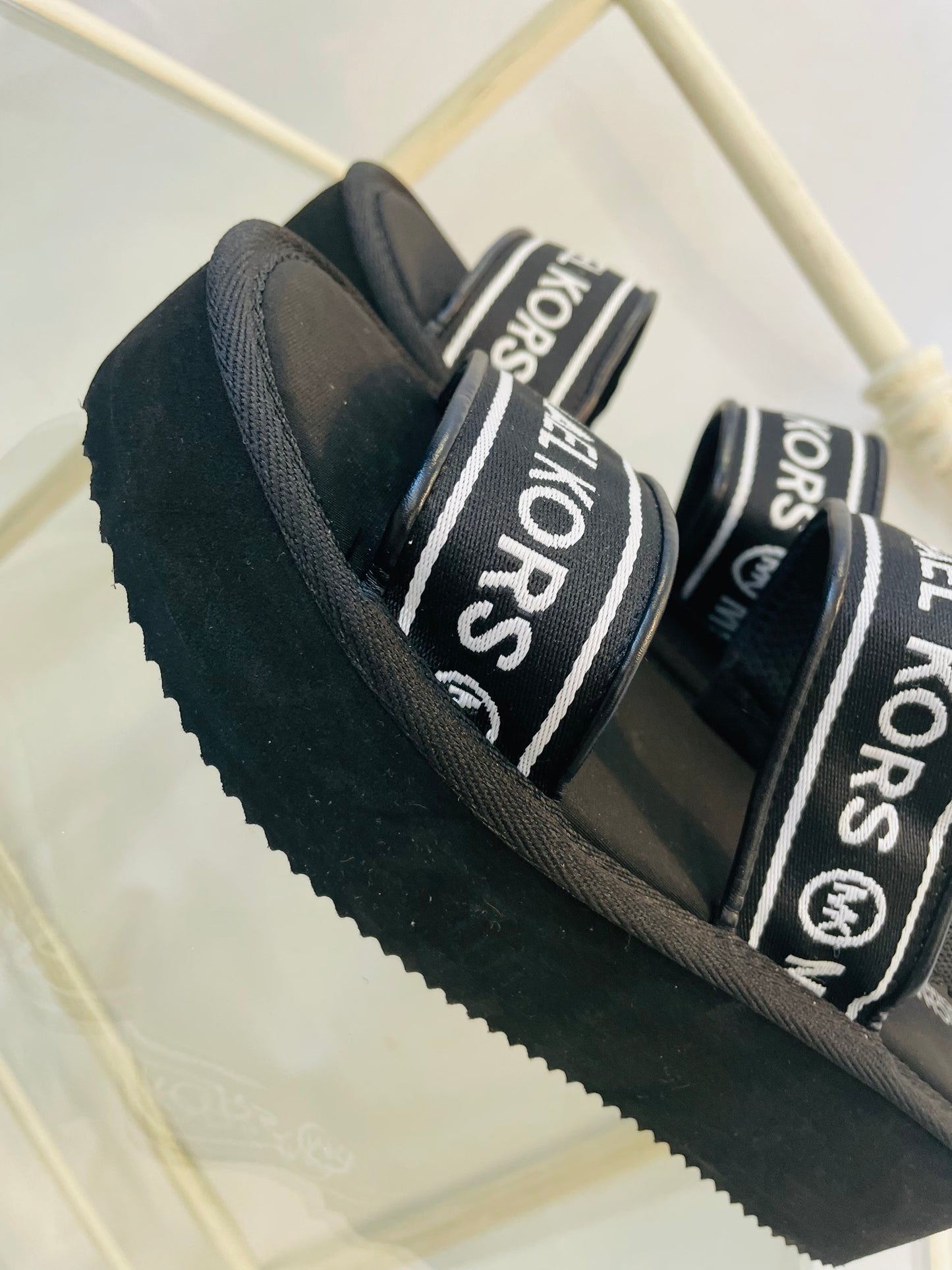Michael kors sandal size 39