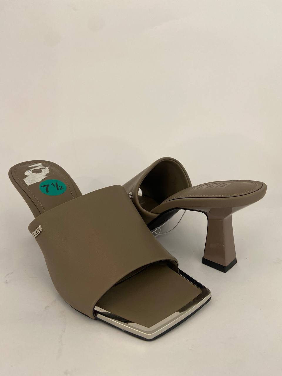 Dkny sandal
