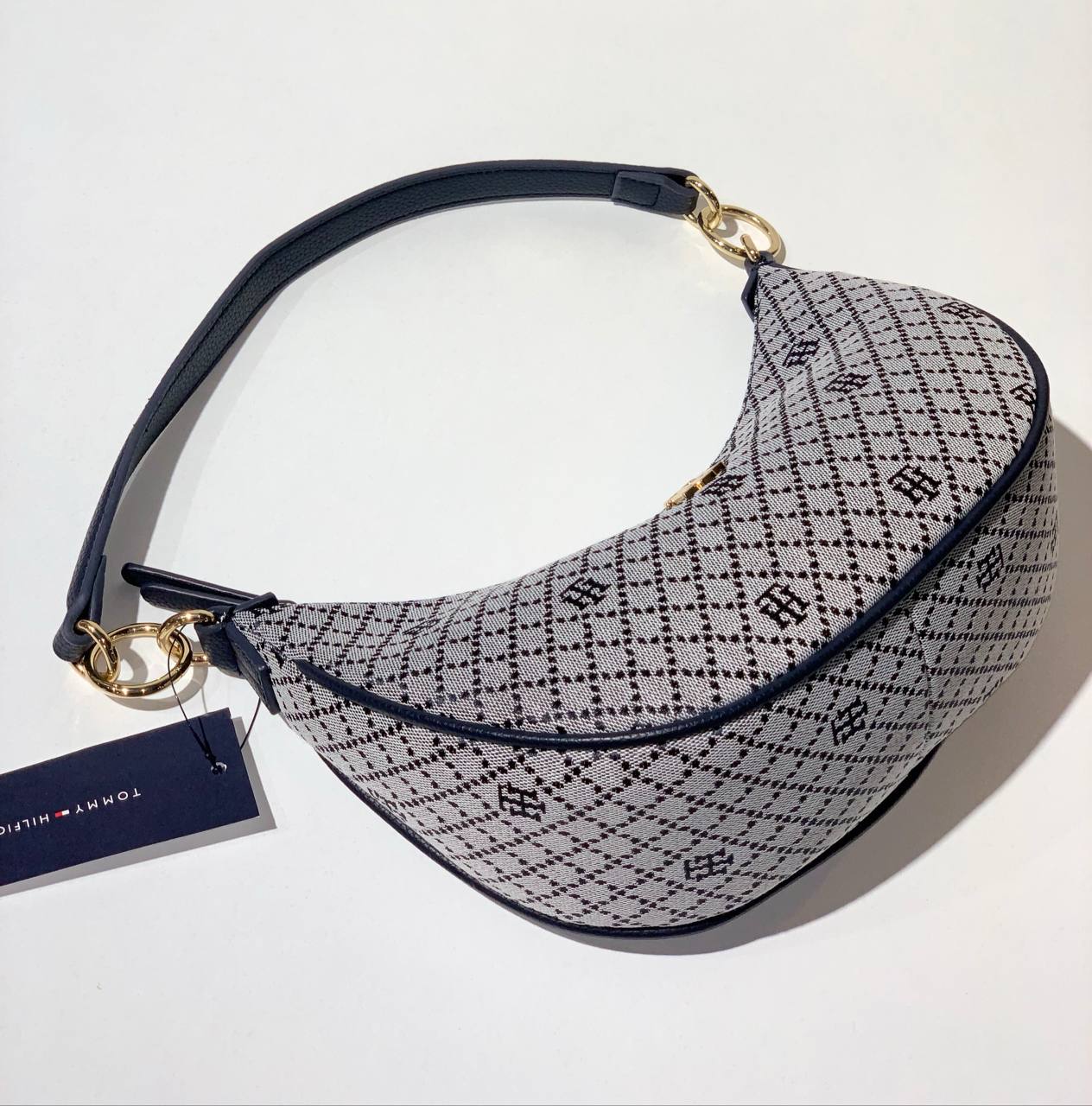 Tommy Hilfiger bag