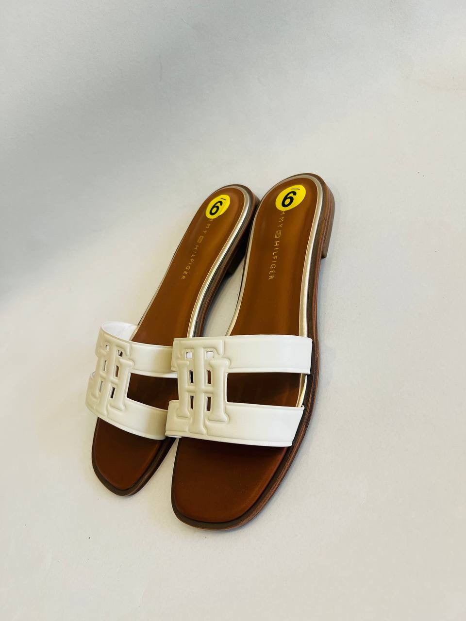 Tommy sandal size 39.5