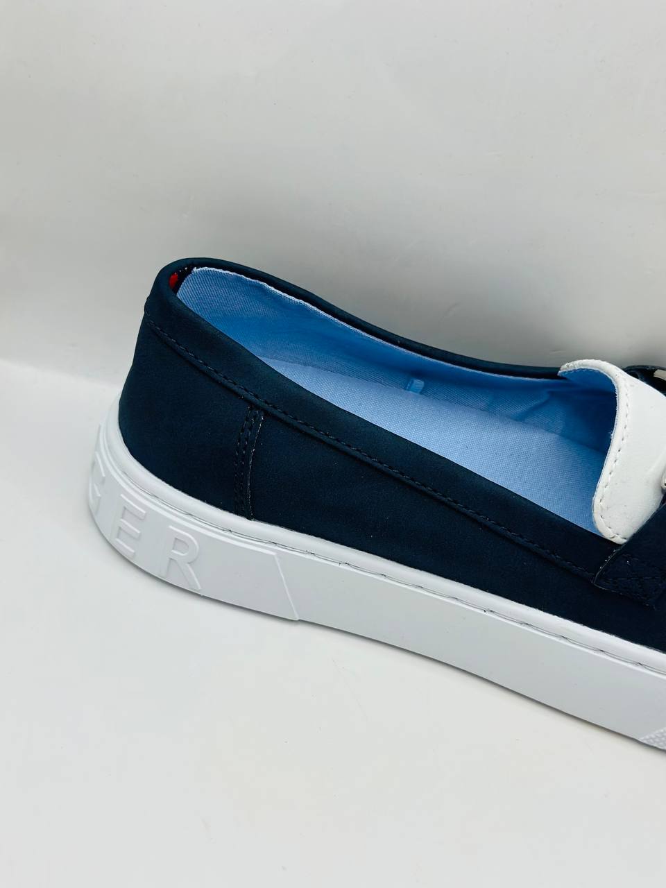 Tommy Hilfiger sneakers size 38.5
