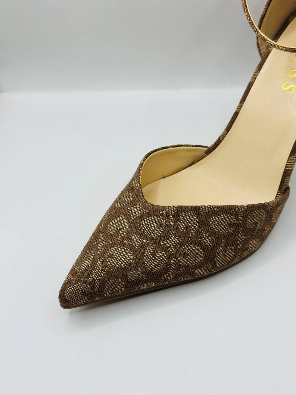 Guess shoes size 37