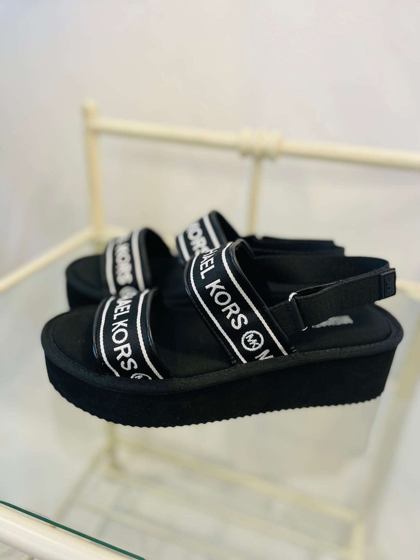Michael kors sandal size 39