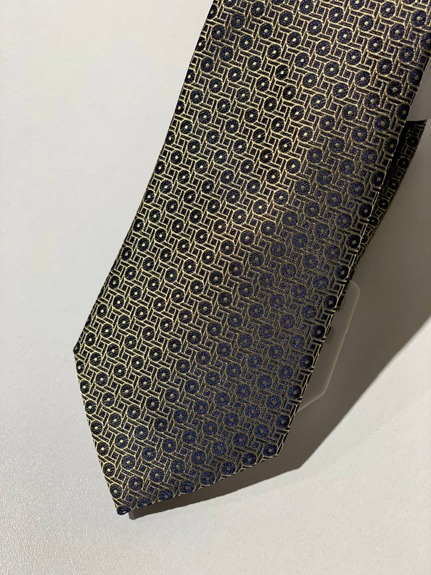 Dkny tie