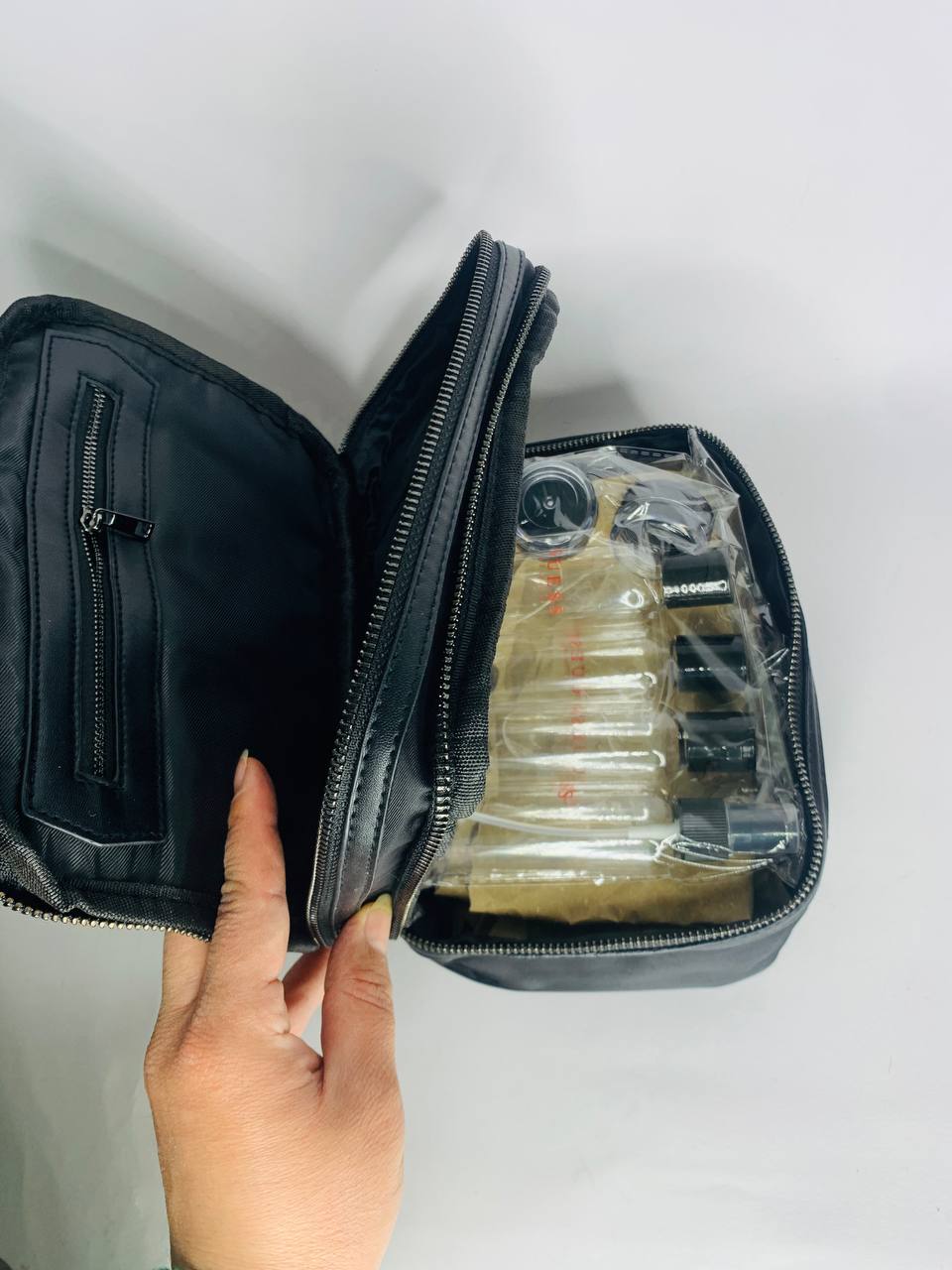 Guess makeup & skincare bag