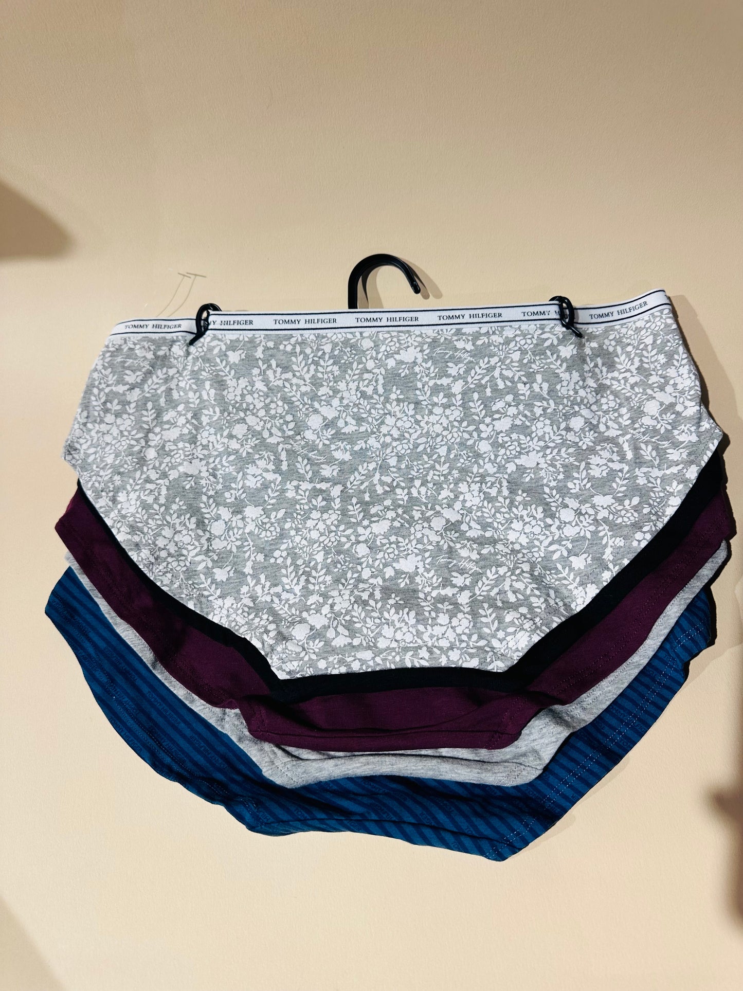 Tommy Hilfiger underwear set size large