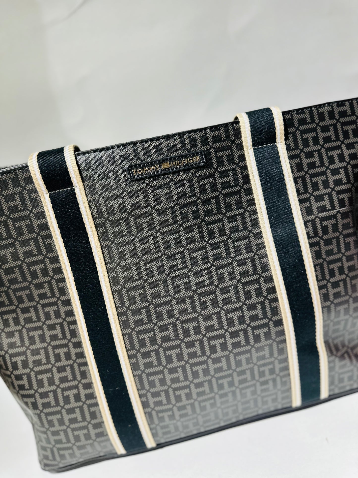 Tommy Hilfiger shoulder bag