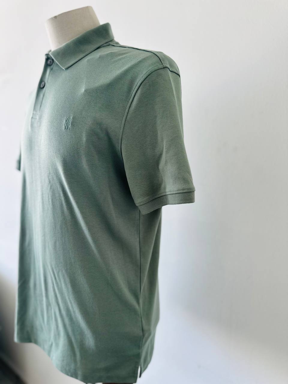 Dkny shirt size medium