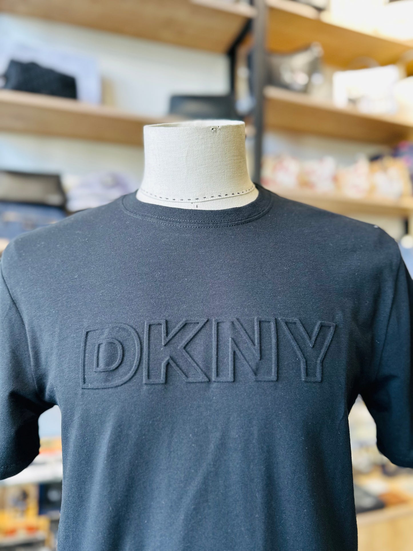 DKNY t-shirt size small