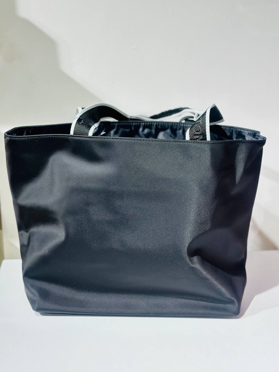 Tommy Hilfiger shoulder bag with wallet