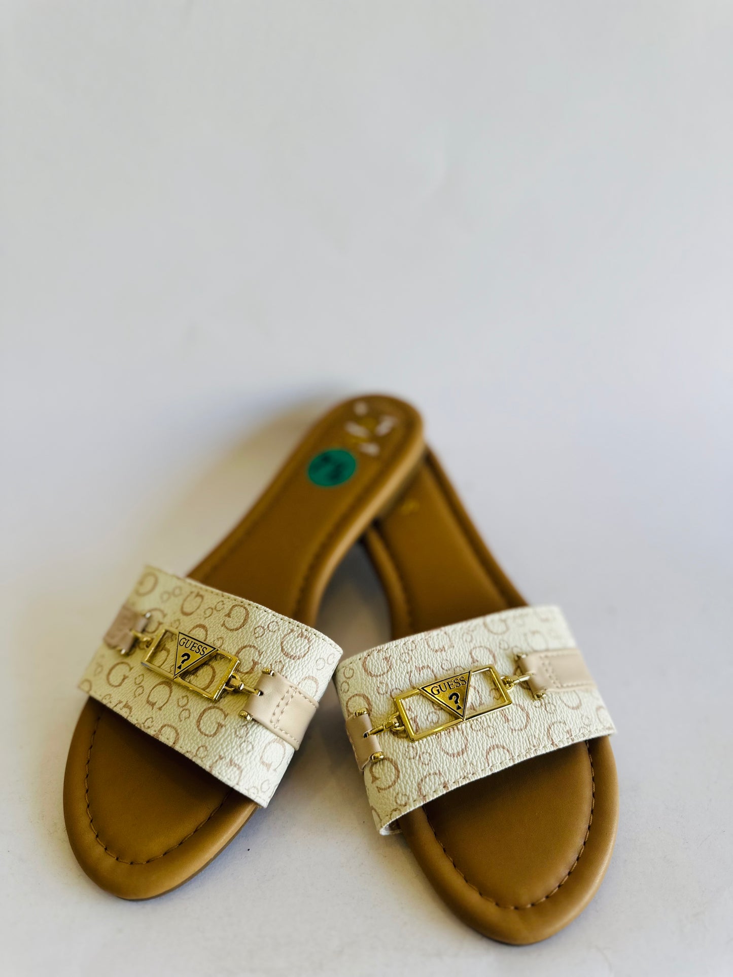 Guess sandal size 38