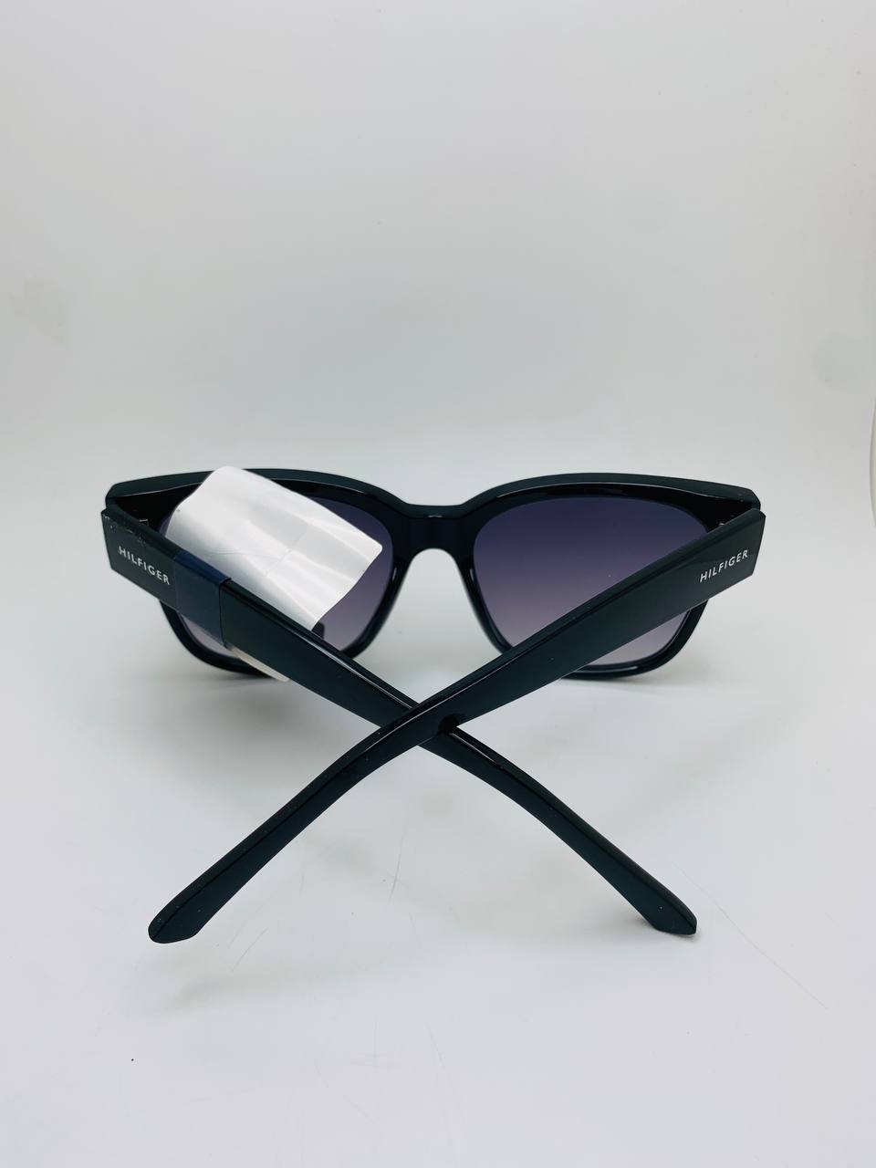 Tommy Hilfiger sunglass