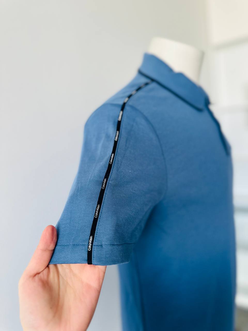 Calvin Klein shirt size small
