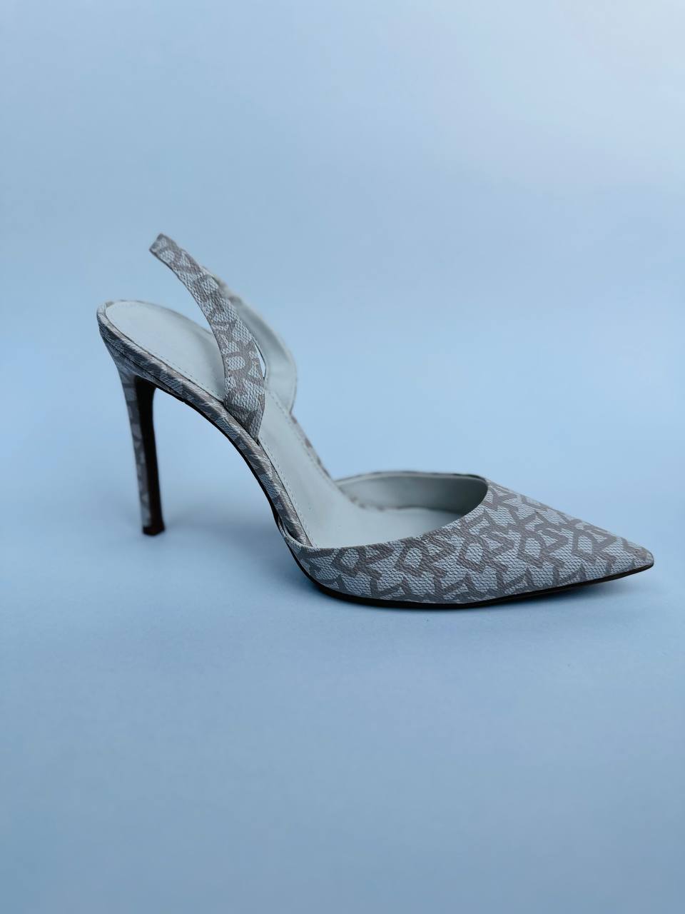 Dkny shoes size 40