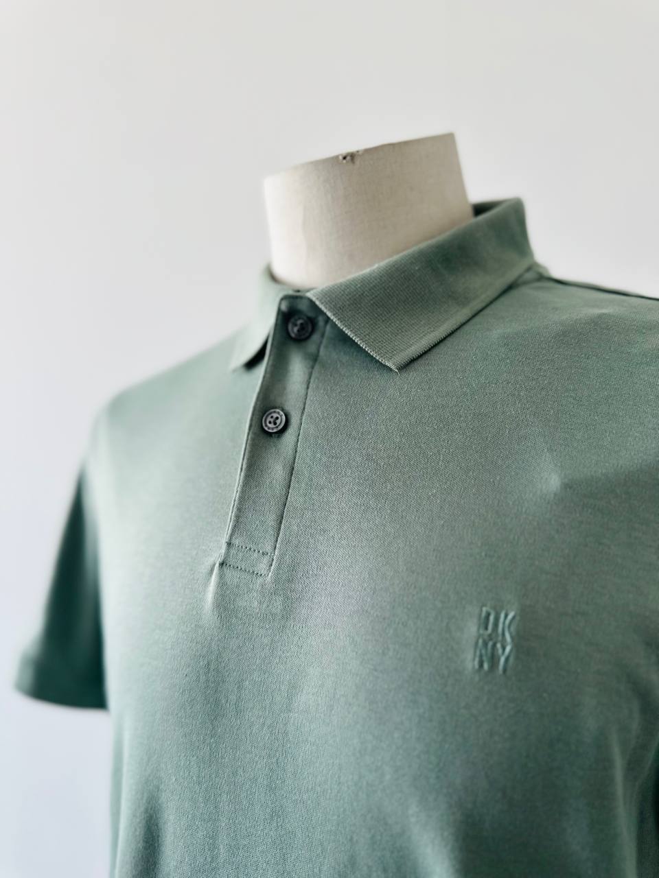 Dkny shirt size medium