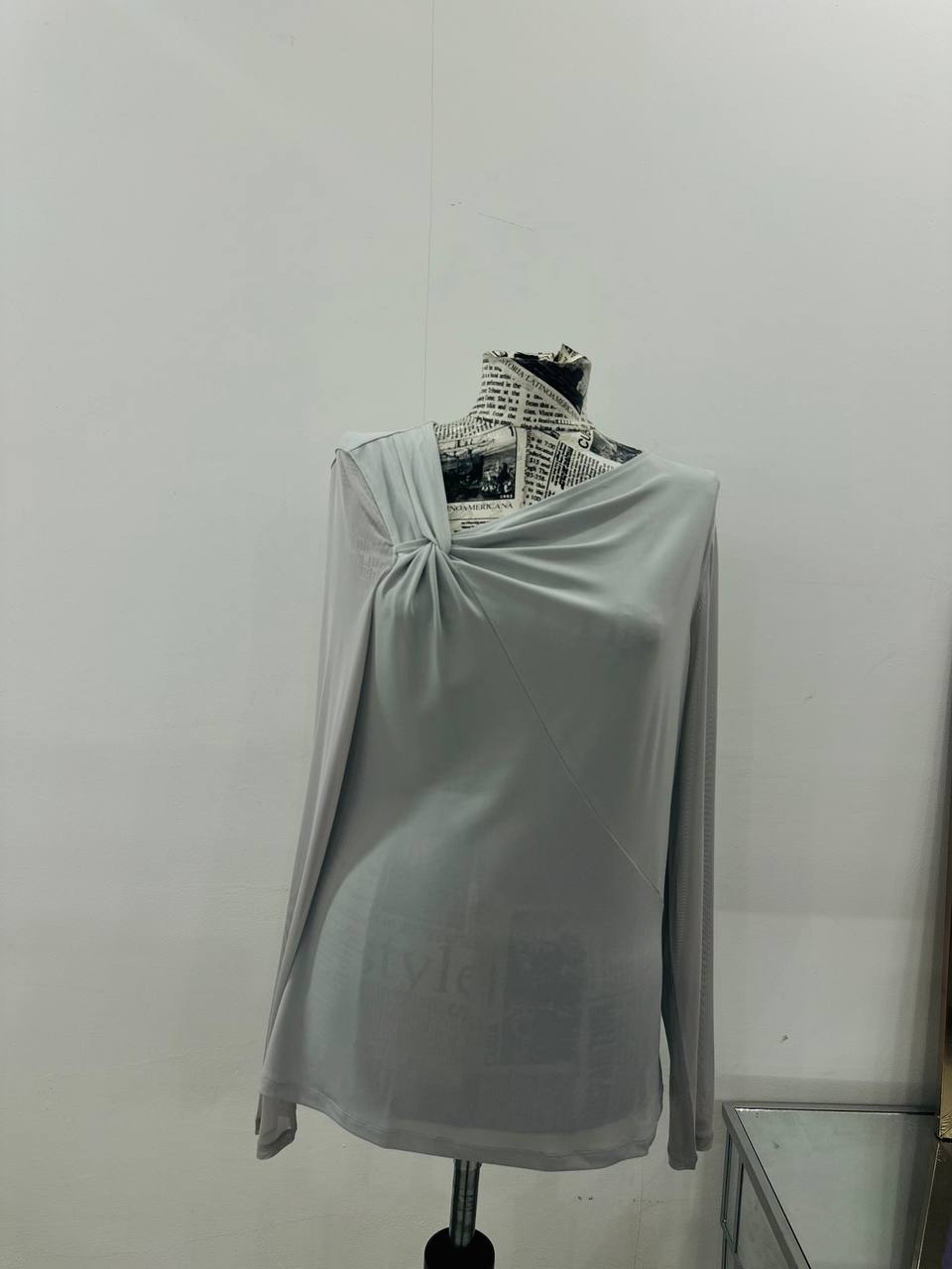 Dkny top size medium